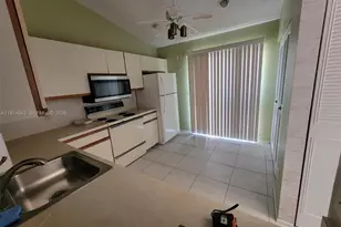 469 Long Bow Ct, Royal Palm Beach, FL 33411 - Photo 7