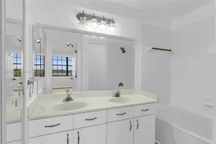 15563 N Miami Lakeway N, Miami Lakes, FL 33014 - Photo 21