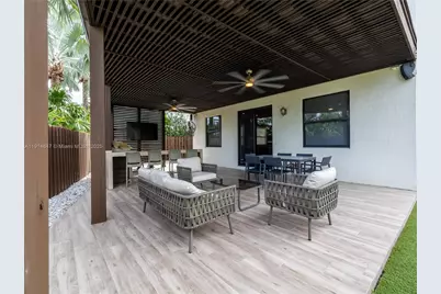 8777 NW 102nd Ct, Doral, FL 33178 - Photo 11