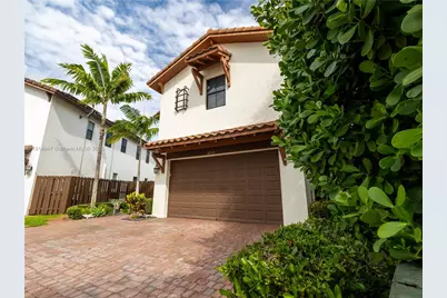 8777 NW 102nd Ct, Doral, FL 33178 - Photo 3