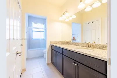 8777 NW 102nd Ct, Doral, FL 33178 - Photo 31