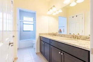 8777 NW 102nd Ct, Doral, FL 33178 - Photo 31