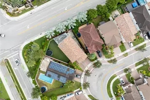 8777 NW 102nd Ct, Doral, FL 33178 - Photo 43