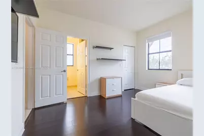 8777 NW 102nd Ct, Doral, FL 33178 - Photo 37