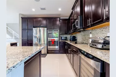 8777 NW 102nd Ct, Doral, FL 33178 - Photo 19