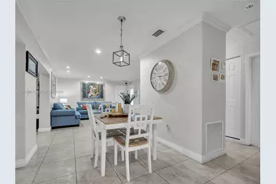 8530 NW 178th St, Hialeah, FL 33015 - Photo 17