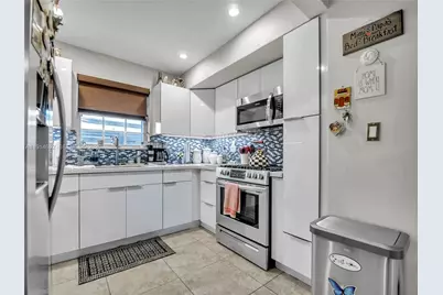 8530 NW 178th St, Hialeah, FL 33015 - Photo 19