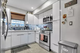 8530 NW 178th St, Hialeah, FL 33015 - Photo 19