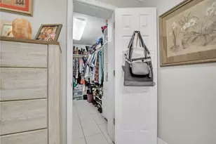 8530 NW 178th St, Hialeah, FL 33015 - Photo 11