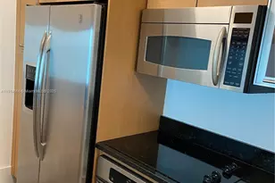 31 SE 5th St, Miami, FL 33131 - Photo 9