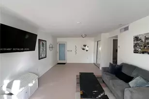 1033 Lenox Ave., Miami Beach, FL 33139 - Photo 9