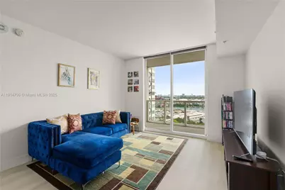253 NE 2nd St #2003, Miami, FL 33132 - Photo 3