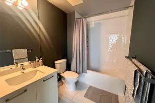 151 SE 1st St, Miami, FL 33131 - Photo 11