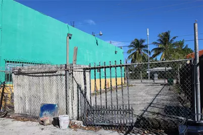 600 SW 17th Ave, Miami, FL 33135 - Photo 5