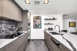 200 Biscayne Blvd Way, Miami, FL 33131 - Photo 9