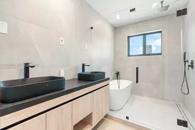 205 NE 17th Ave, Fort Lauderdale, FL 33301 - Photo 7