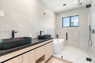 205 NE 17th Ave, Fort Lauderdale, FL 33301 - Photo 7