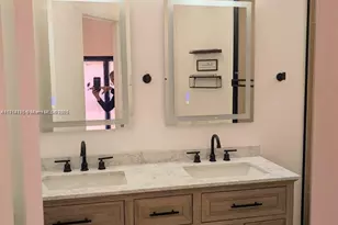 700 SW 113th Ave, Pembroke Pines, FL 33025 - Photo 11