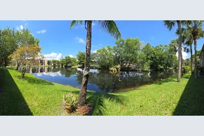 302 Lakeview Dr #102, Weston, FL 33326 - Photo 5