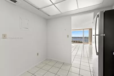 18011 Biscayne Blvd #1603, Aventura, FL 33160 - Photo 9