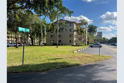 1301 SW 142nd Ave #301H, Pembroke Pines, FL 33027 - Photo 27