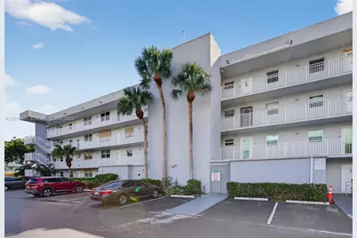 115 Royal Park Dr #2C, Oakland Park, FL 33309 - Photo 1