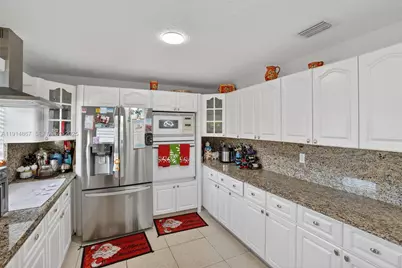 9835 SW 26th Ter, Miami, FL 33165 - Photo 13