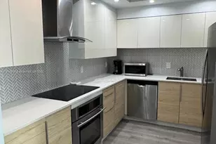 5600 Collins Ave, Miami Beach, FL 33140 - Photo 21