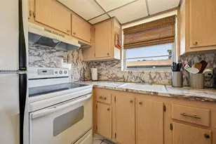 126 Canterbury E, West Palm Beach, FL 33417 - Photo 9