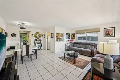 126 Canterbury  E #126, West Palm Beach, FL 33417 - Photo 1