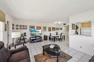 126 Canterbury E, West Palm Beach, FL 33417 - Photo 3