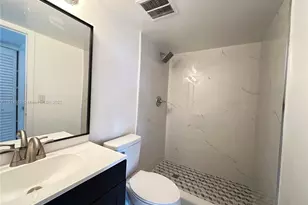 7125 NW 186th St, Hialeah, FL 33015 - Photo 15