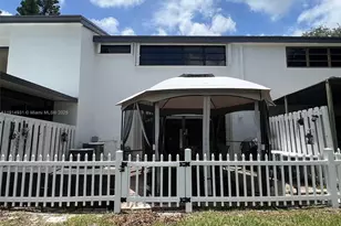 9894 Fairway Cove Ln, Plantation, FL 33324 - Photo 25