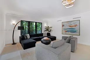 5735 N Bay Rd, Miami Beach, FL 33140 - Photo 9