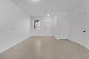 2558 SE 27th Dr, Homestead, FL 33035 - Photo 3