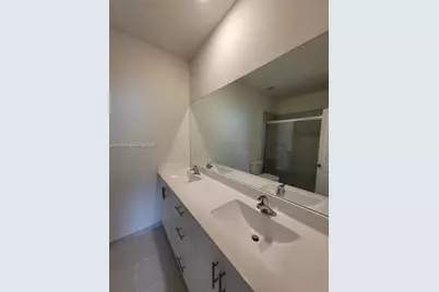 11125 W 33rd Ct, Hialeah, FL 33018 - Photo 17