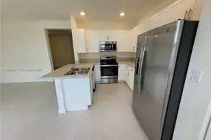 11125 West 33rd Ct, Hialeah, FL 33018 - Photo 11