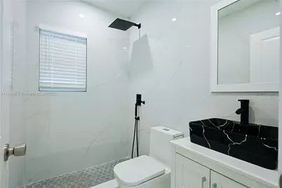 720 NE 143rd St, North Miami, FL 33161 - Photo 17