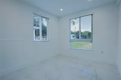 720 NE 143rd St, North Miami, FL 33161 - Photo 13
