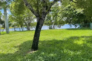 1352 SE 16th Ave, Homestead, FL 33035 - Photo 3