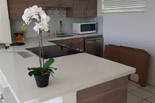 8001 Crespi Blvd, Miami Beach, FL 33141 - Photo 5