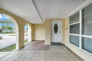 9180 SW 55th St, Cooper City, FL 33328 - Photo 5