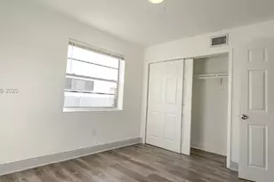 5960 NE 5th Ct, Miami, FL 33137 - Photo 5