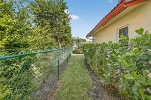 11301 NW 39th St, Coral Springs, FL 33065 - Photo 27