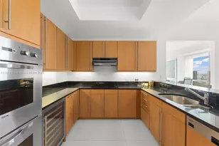 1425 Brickell Ave, Miami, FL 33131 - Photo 21