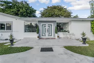 12601 SW 204th St, Miami, FL 33177 - Photo 3
