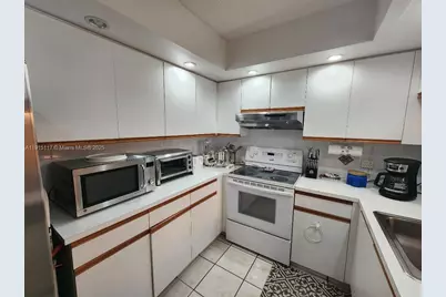 300 SW 130th Ter #412B, Pembroke Pines, FL 33027 - Photo 5