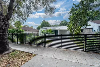 5220 SW 6 St, Miami, FL 33134 - Photo 9