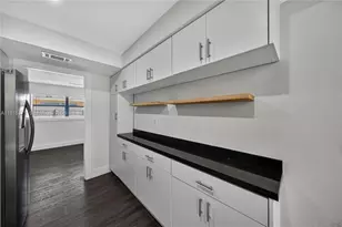 924 NE 17th Terrace, Fort Lauderdale, FL 33304 - Photo 17