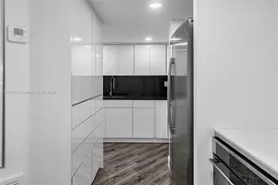 825 Brickell Bay Dr, Miami, FL 33131 - Photo 7